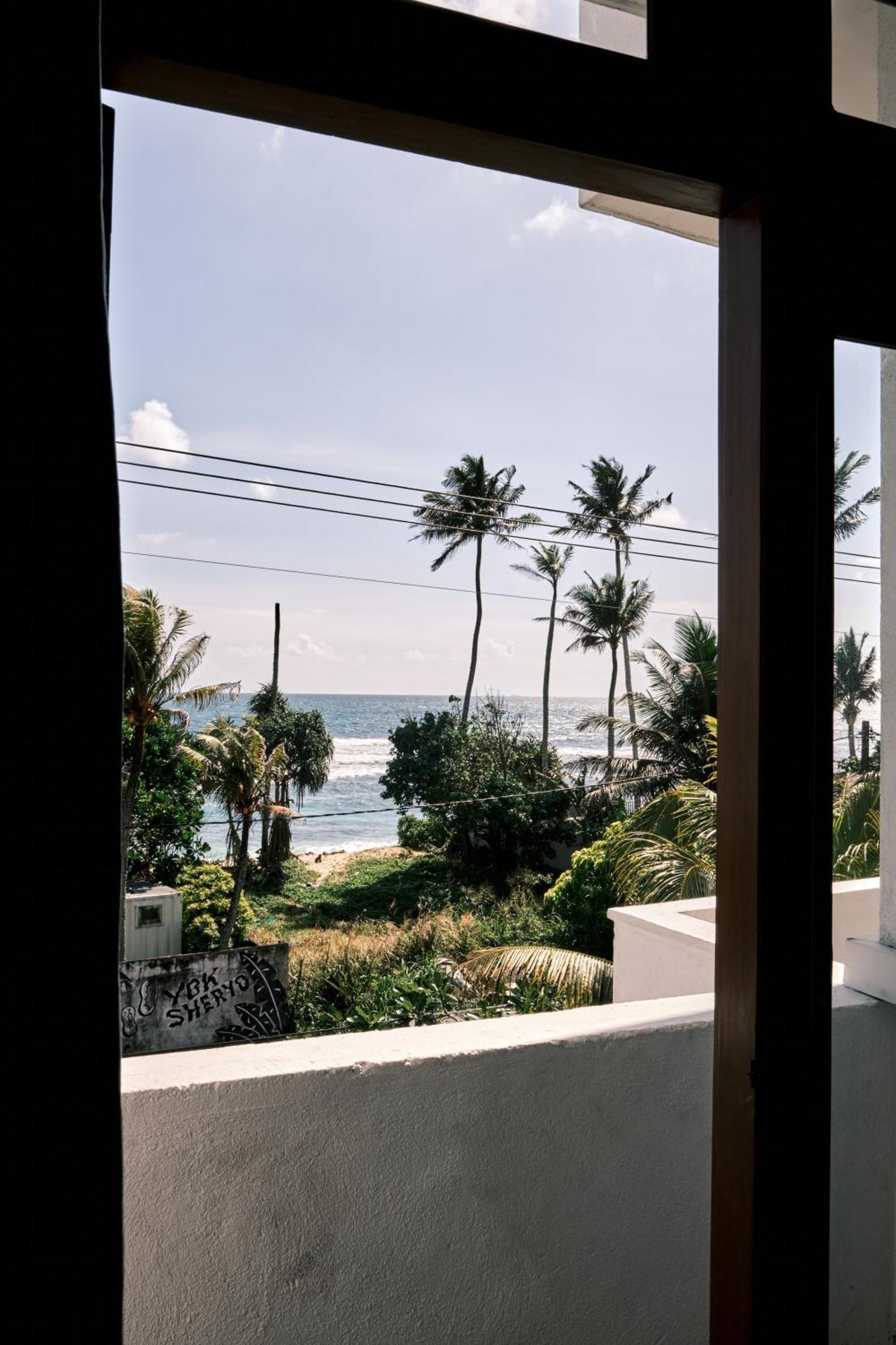 Ruma Surf Hotel Ahangama Extérieur photo