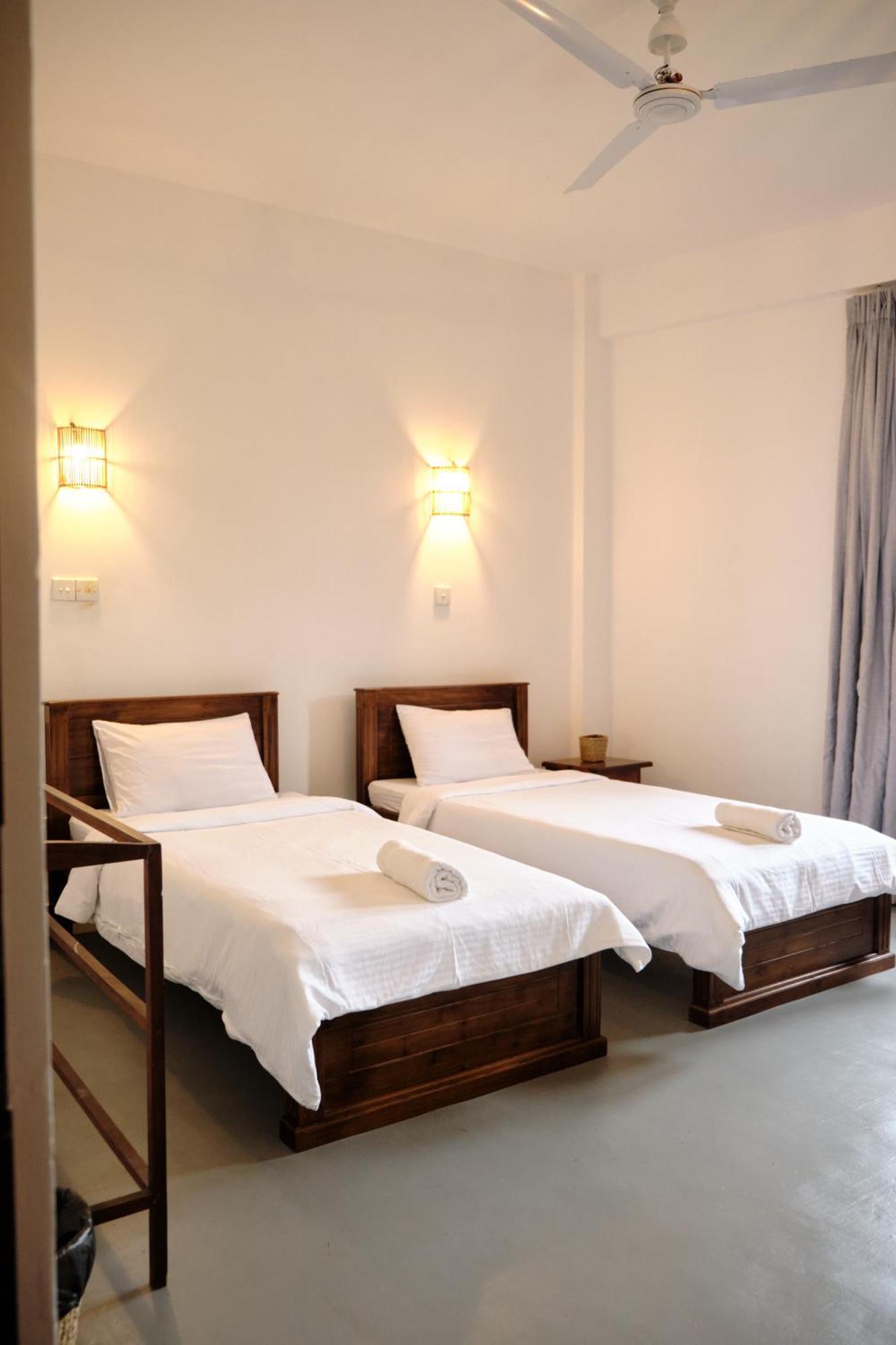 Ruma Surf Hotel Ahangama Extérieur photo